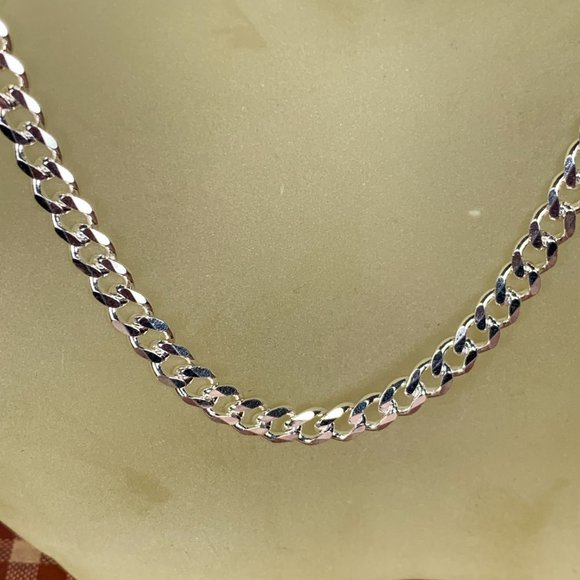 NEW 16.5 grams 18" Italian Curb Chain Necklace in Sterling Silver - Picture 3 of 5